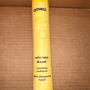 Amika‎ Velveteen Dream Smoothing Conditioner